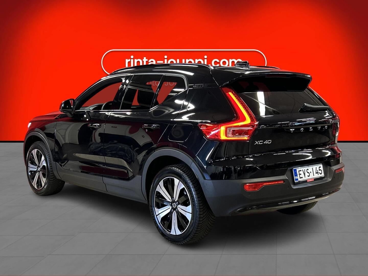 VOLVO XC40 2023