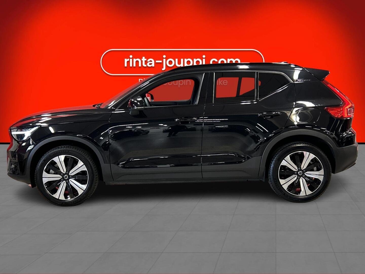 VOLVO XC40 2023