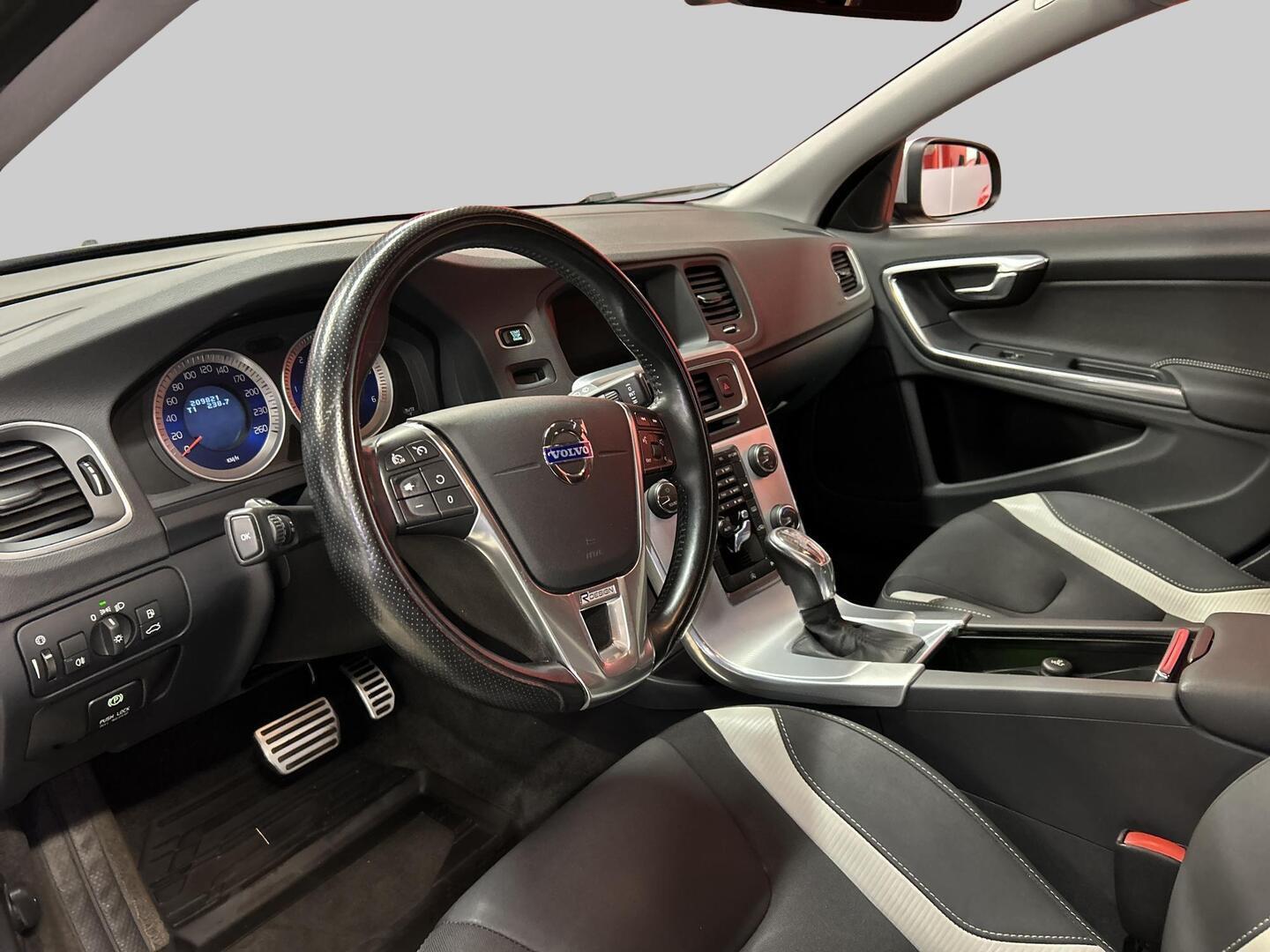 VOLVO V60 2013