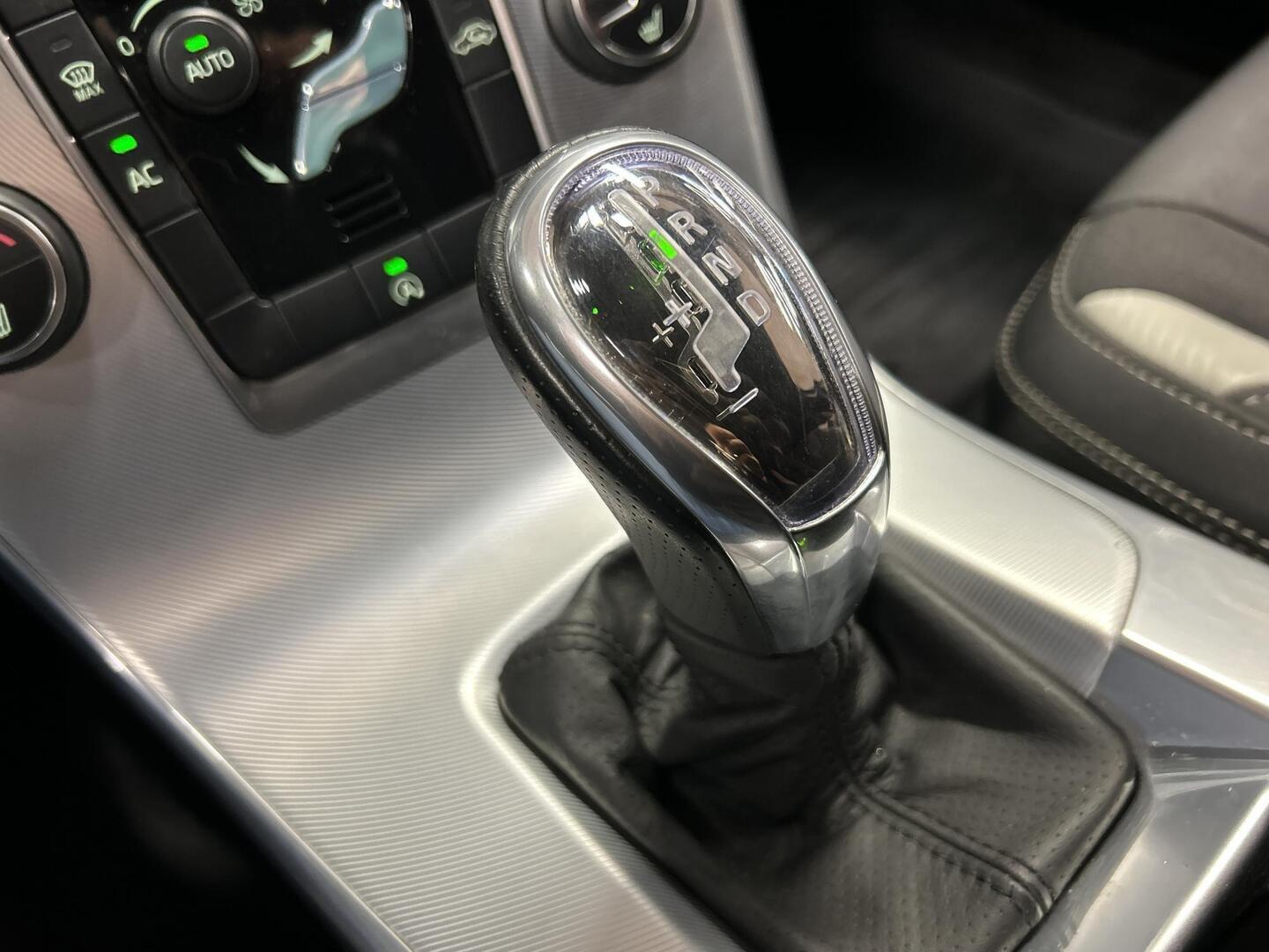 VOLVO V60 2013