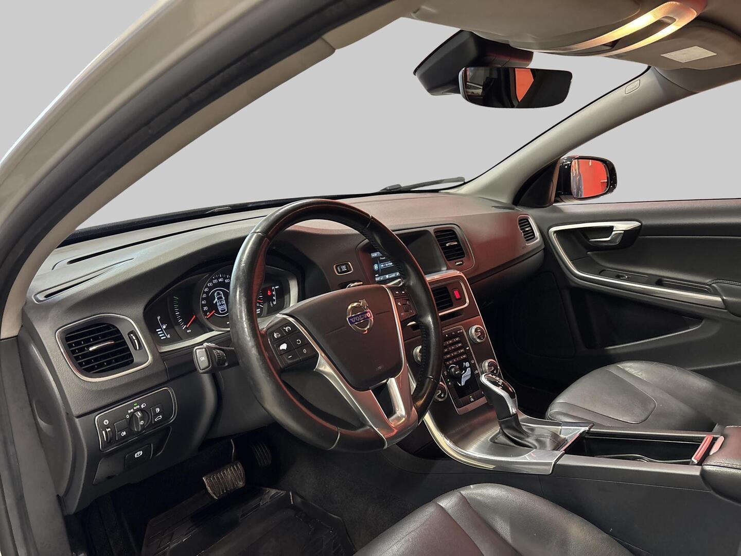 VOLVO V60 Cross Country 2016