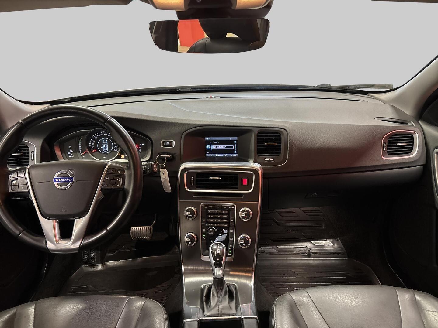 VOLVO V60 Cross Country 2016