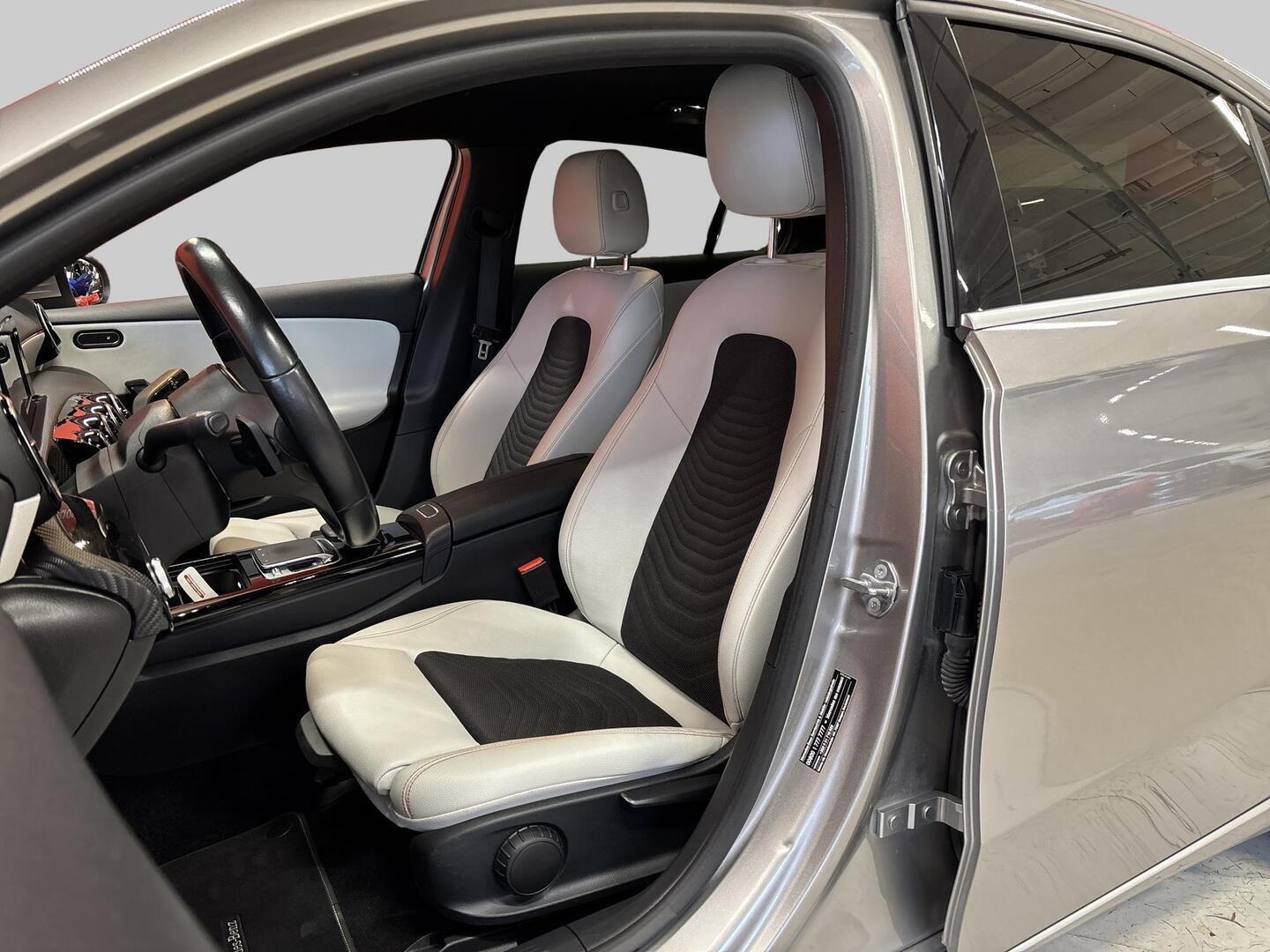 MERCEDES-BENZ A 2019