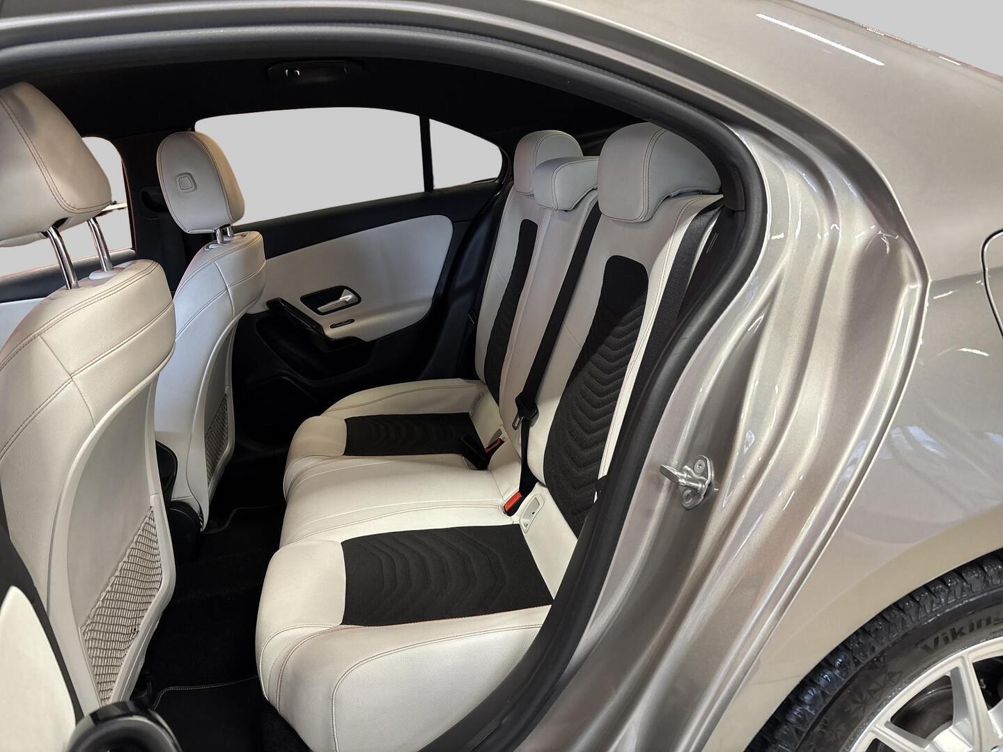 MERCEDES-BENZ A 2019