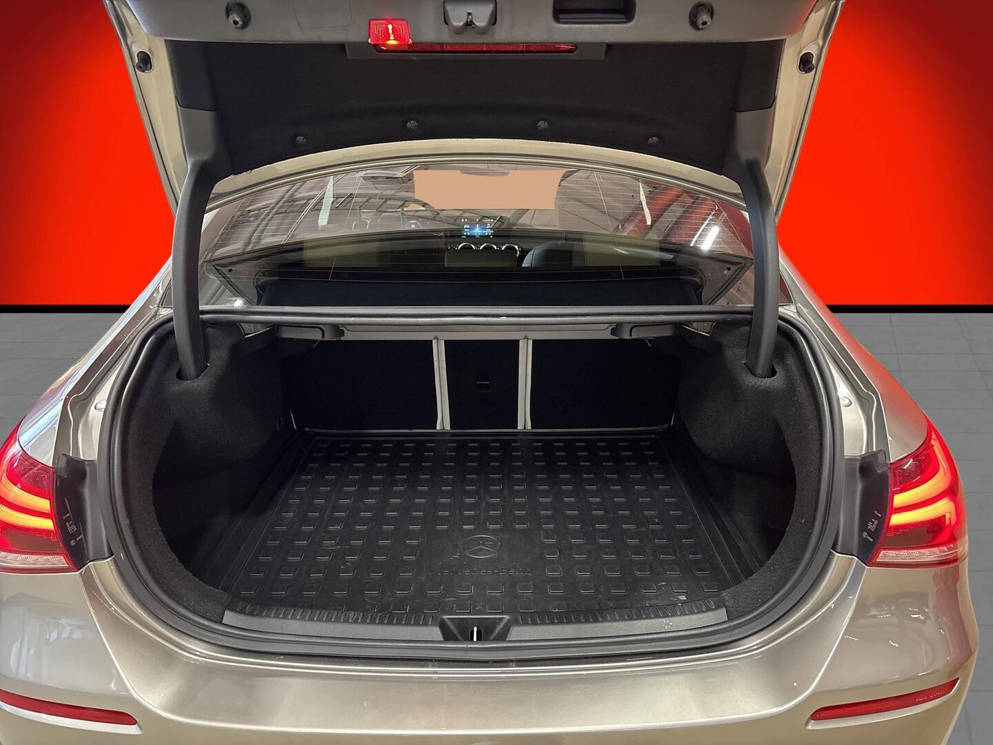 MERCEDES-BENZ A 2019