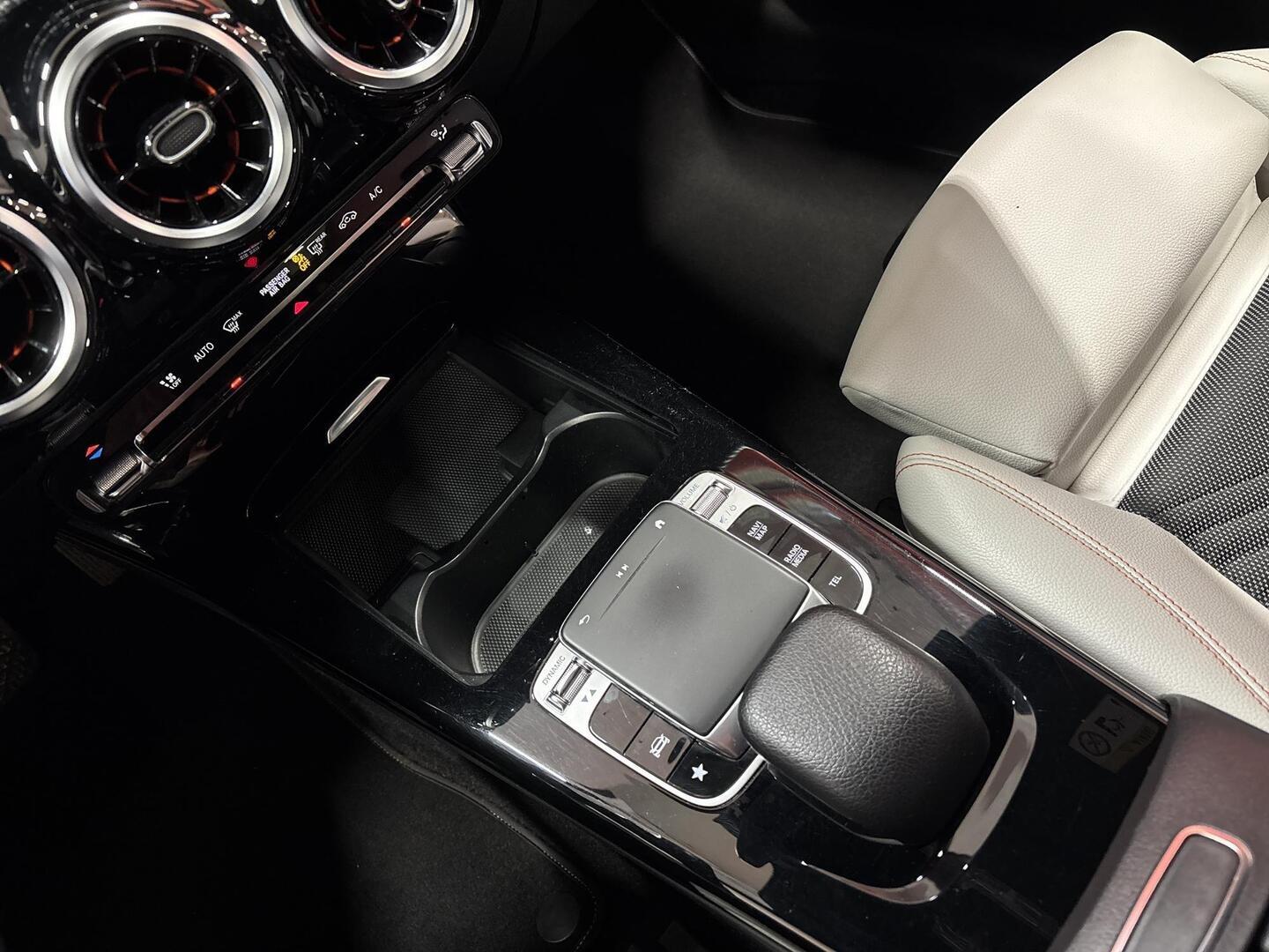 MERCEDES-BENZ A 2019