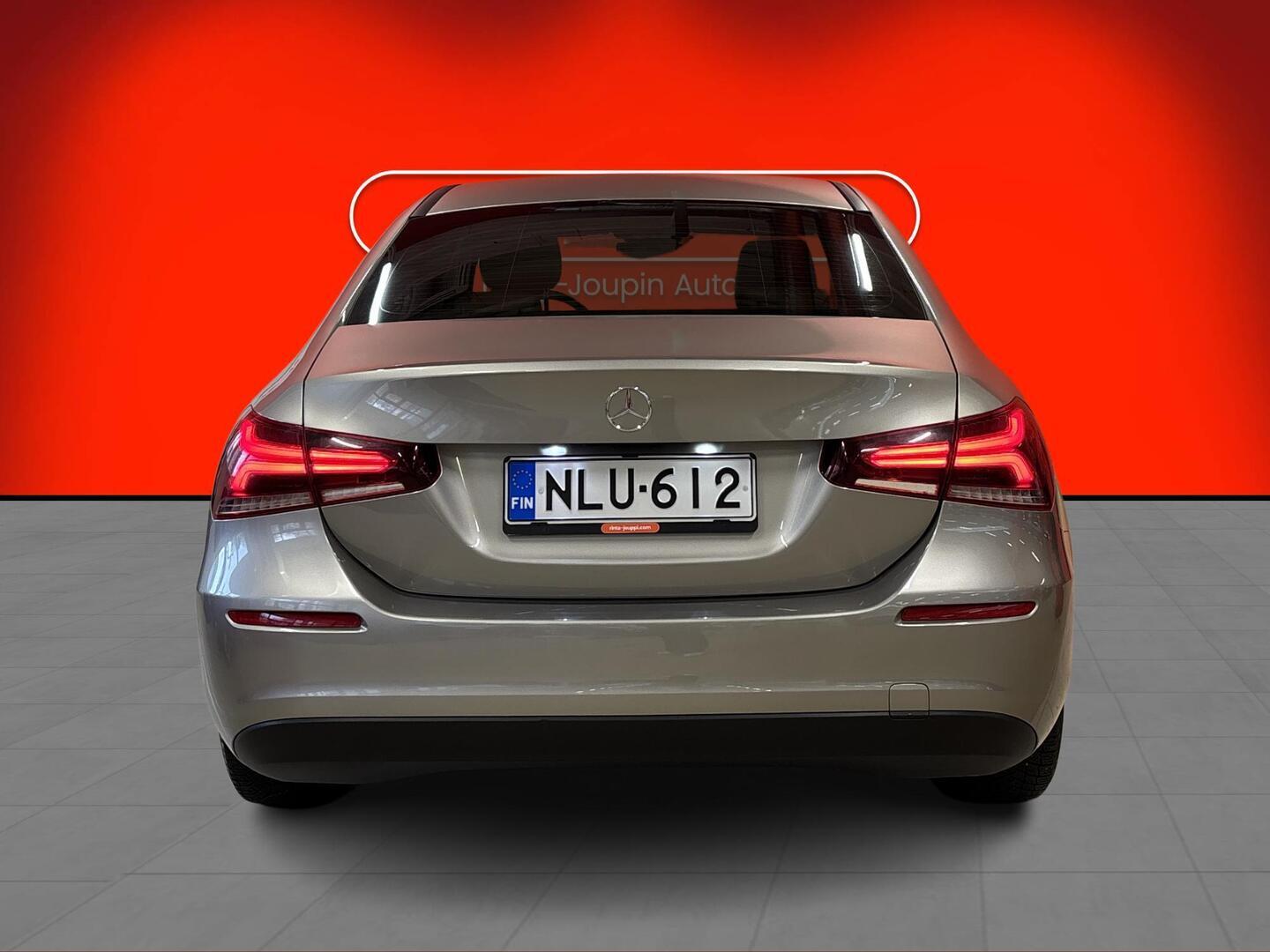 MERCEDES-BENZ A 2019