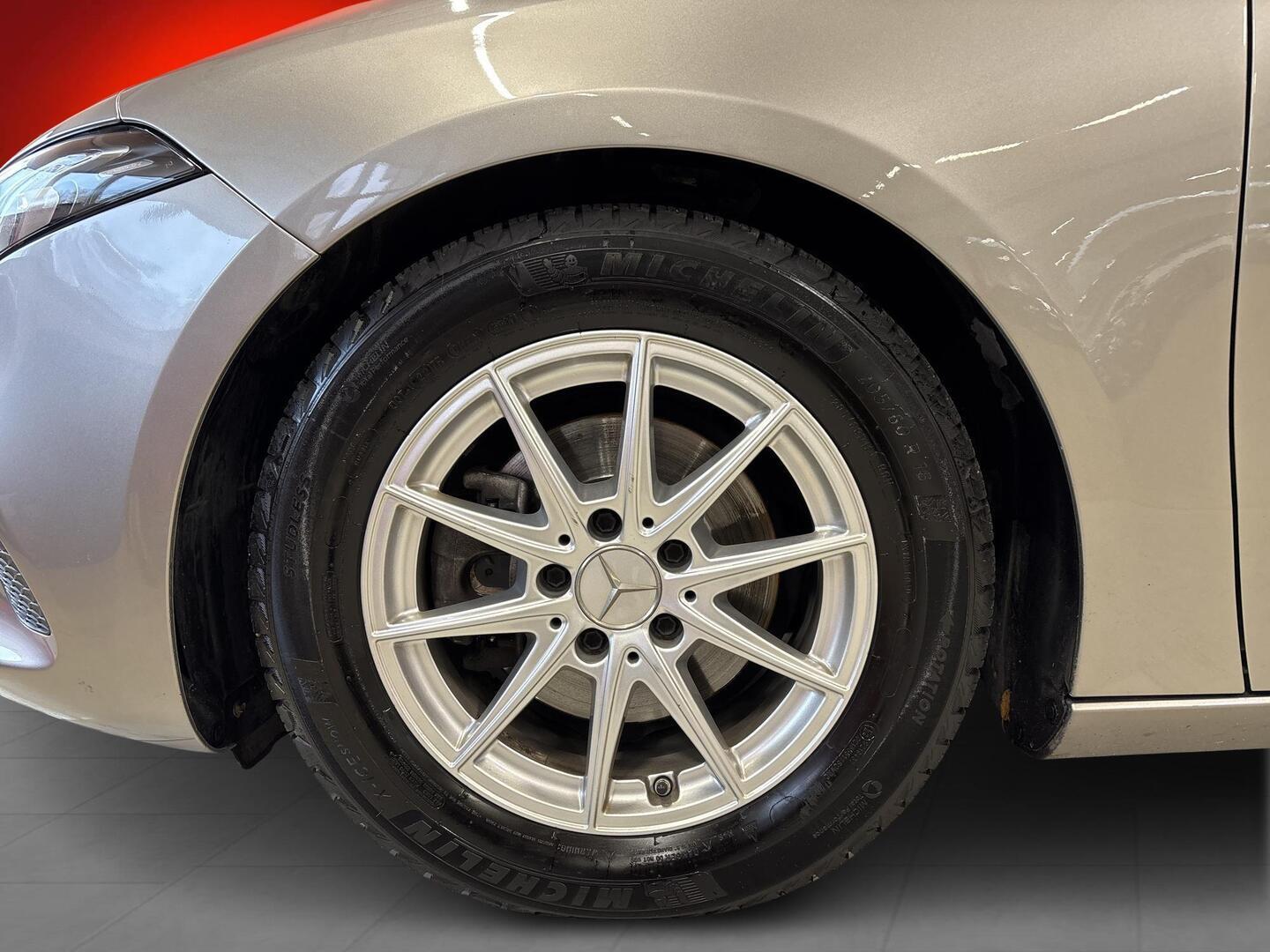 MERCEDES-BENZ A 2019