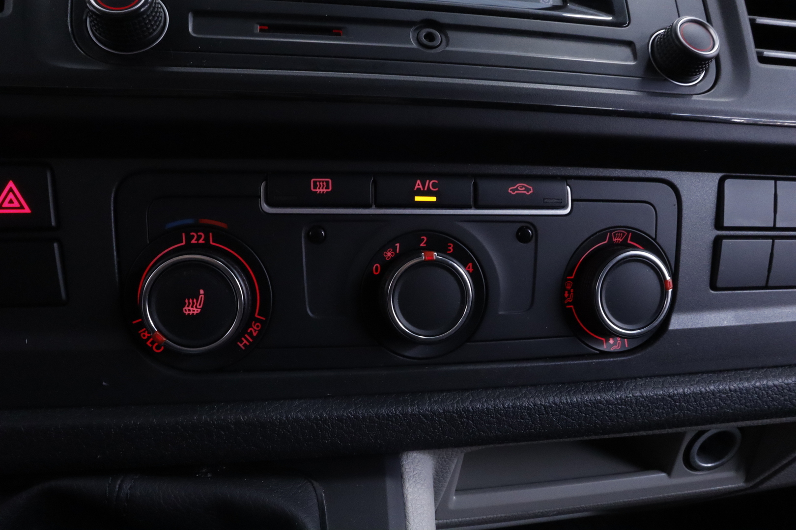 VOLKSWAGEN Transporter 2018