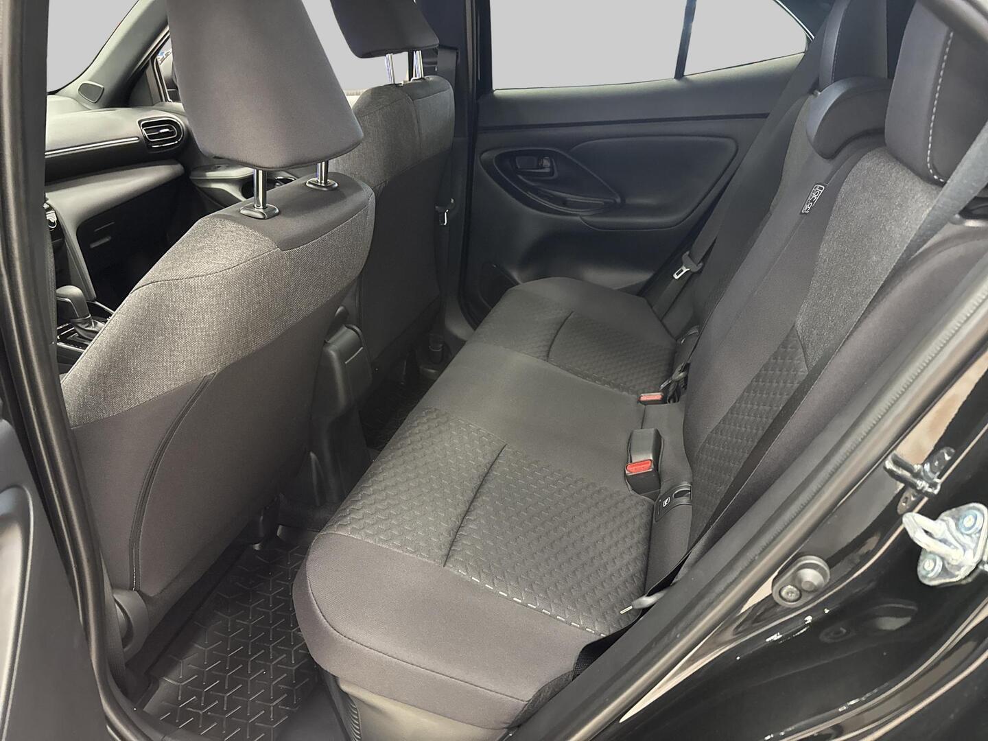TOYOTA YARIS CROSS 2025