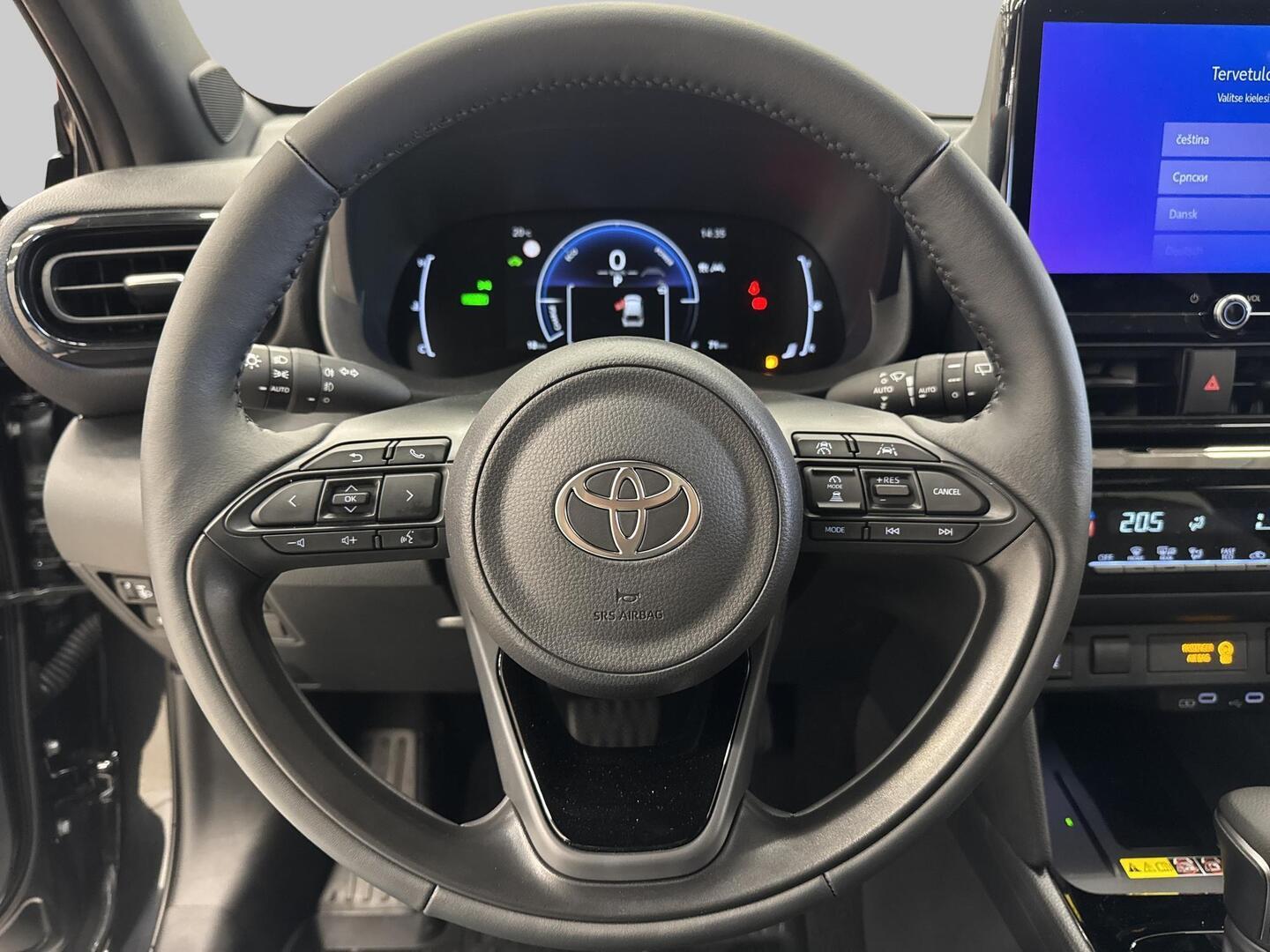 TOYOTA YARIS CROSS 2025