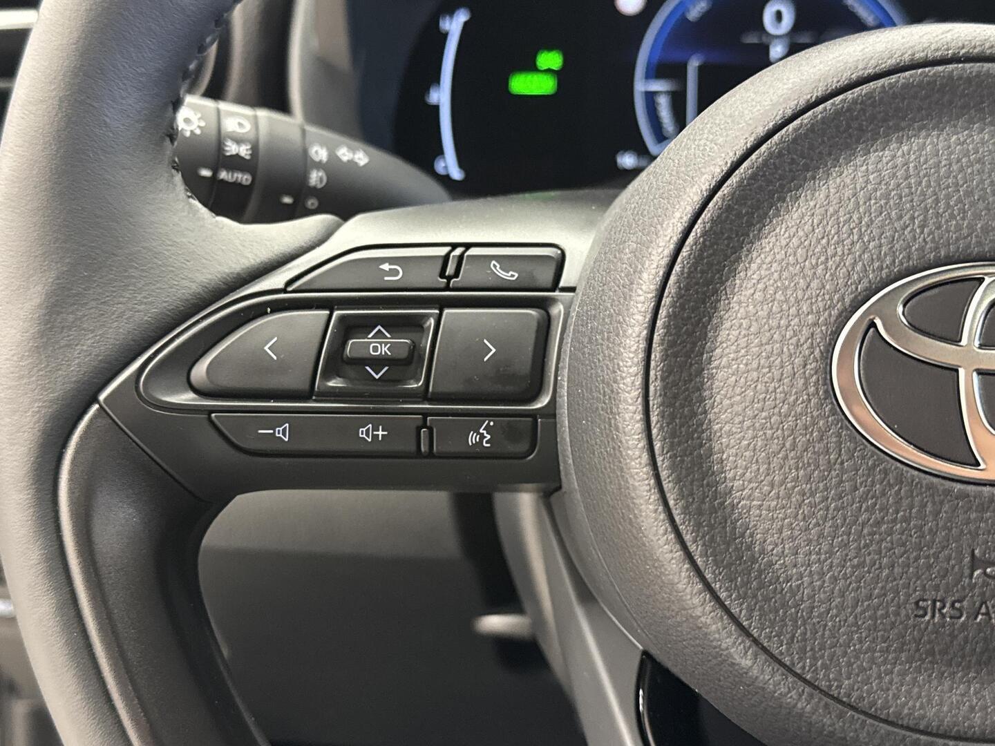 TOYOTA YARIS CROSS 2025