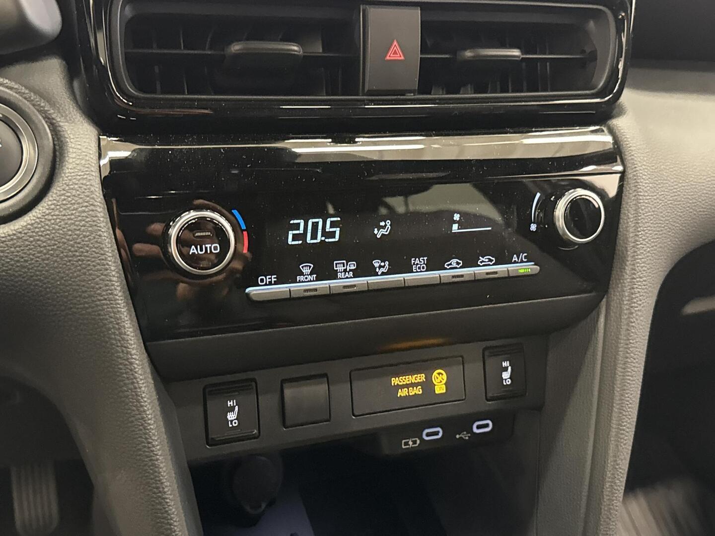 TOYOTA YARIS CROSS 2025