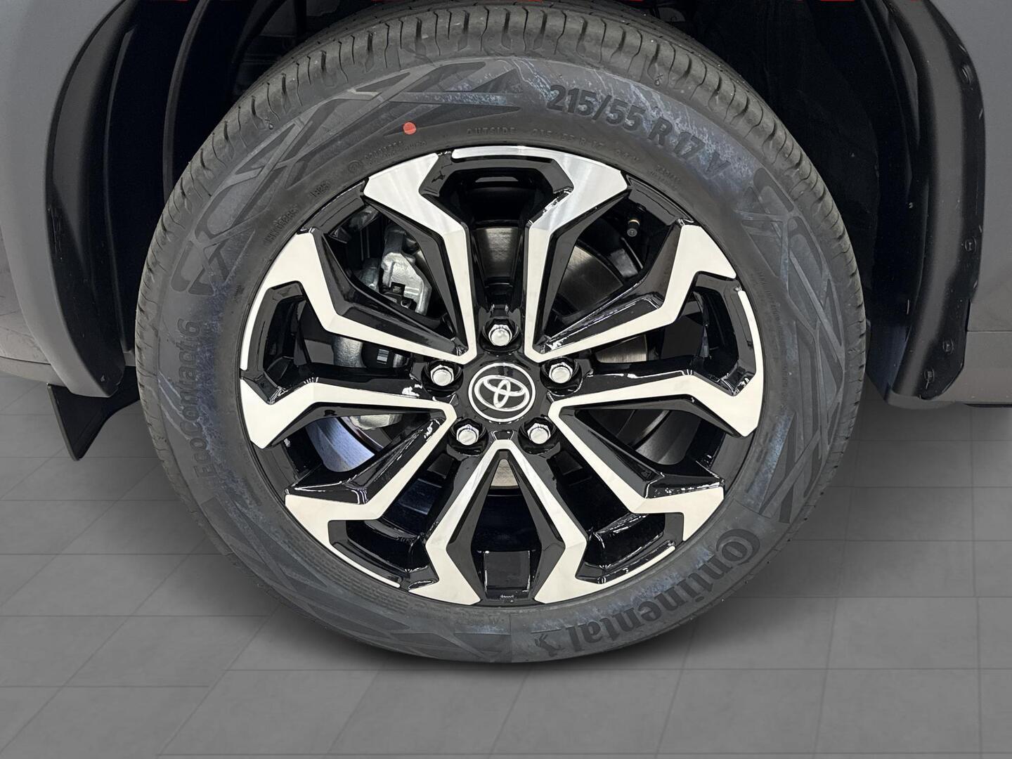 TOYOTA YARIS CROSS 2025