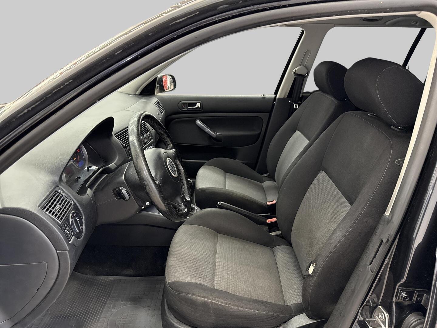 VOLKSWAGEN Golf Variant 2005