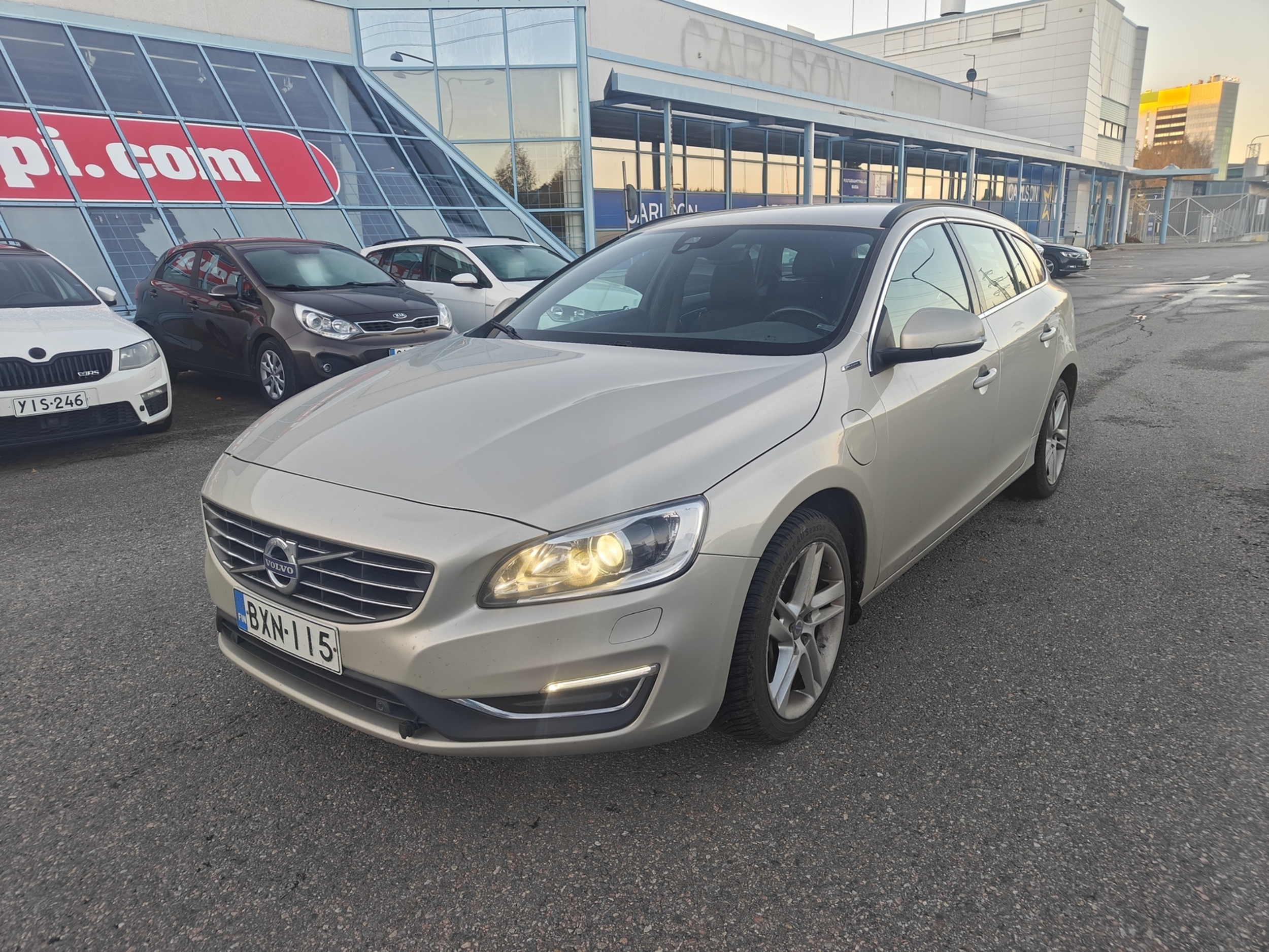 VOLVO V60 2017