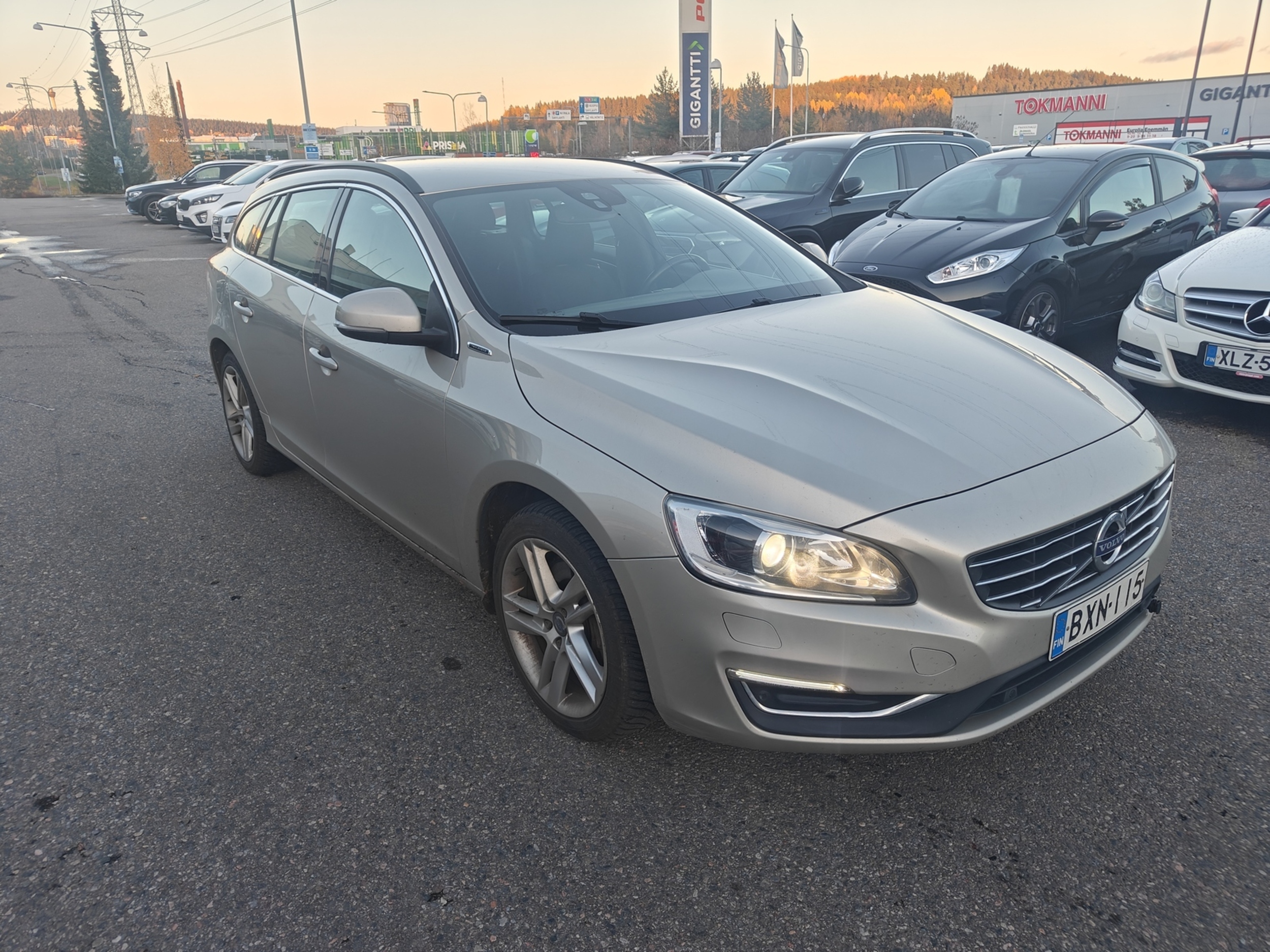 VOLVO V60 2017
