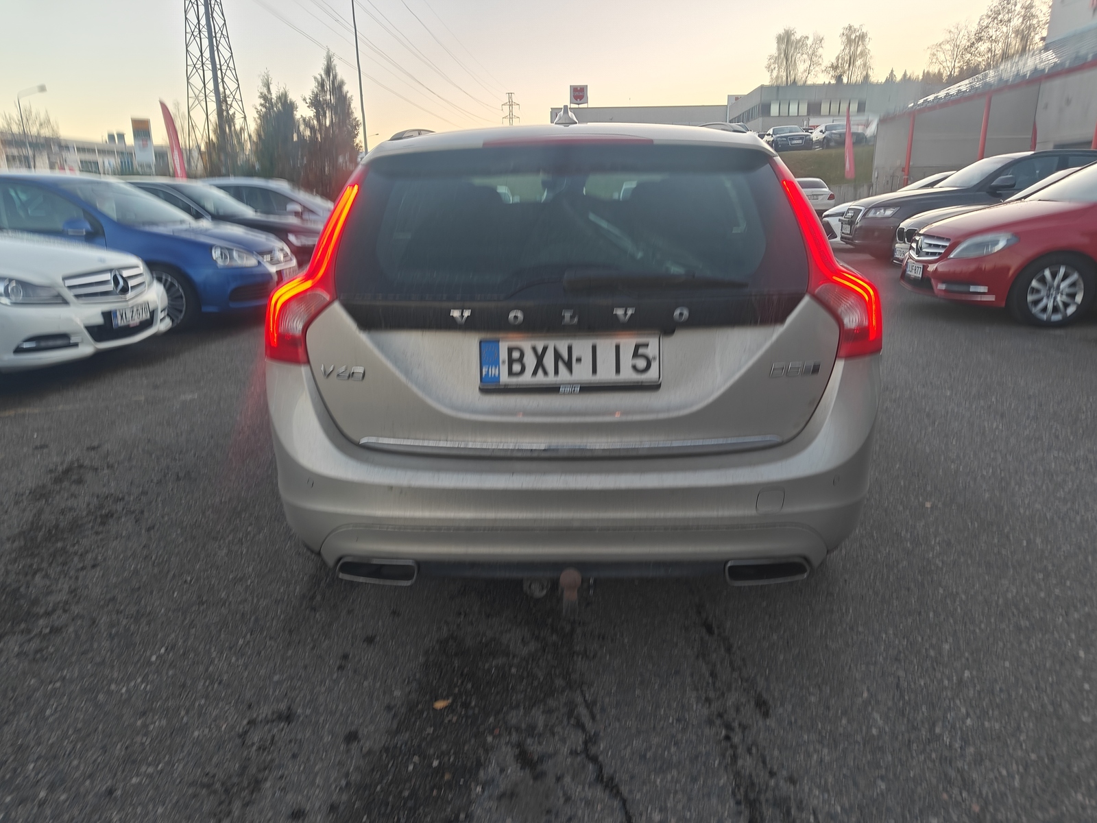 VOLVO V60 2017