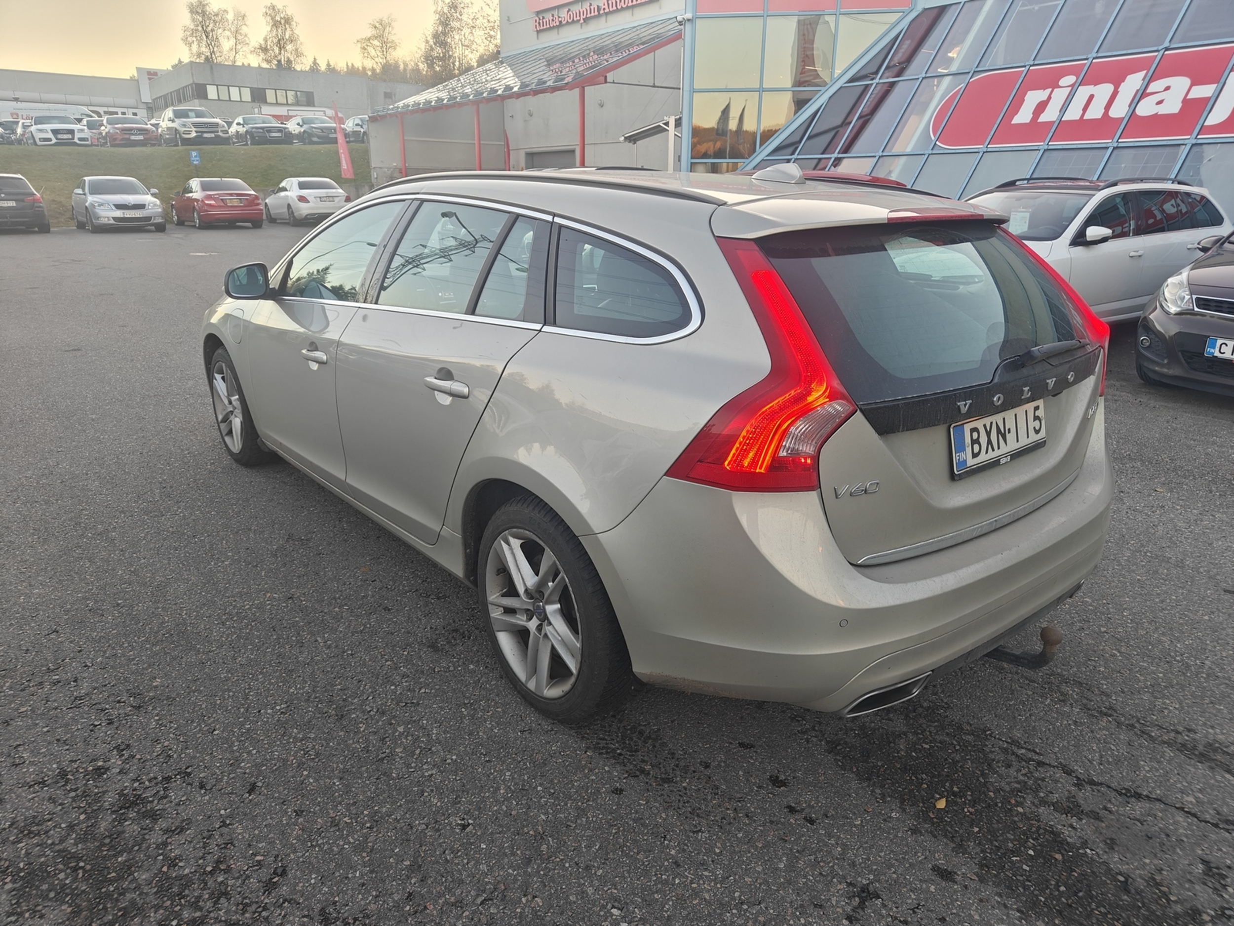 VOLVO V60 2017