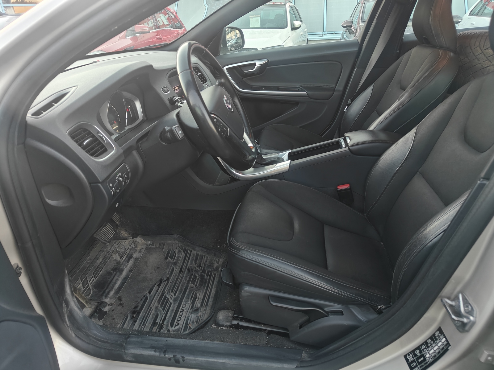 VOLVO V60 2017