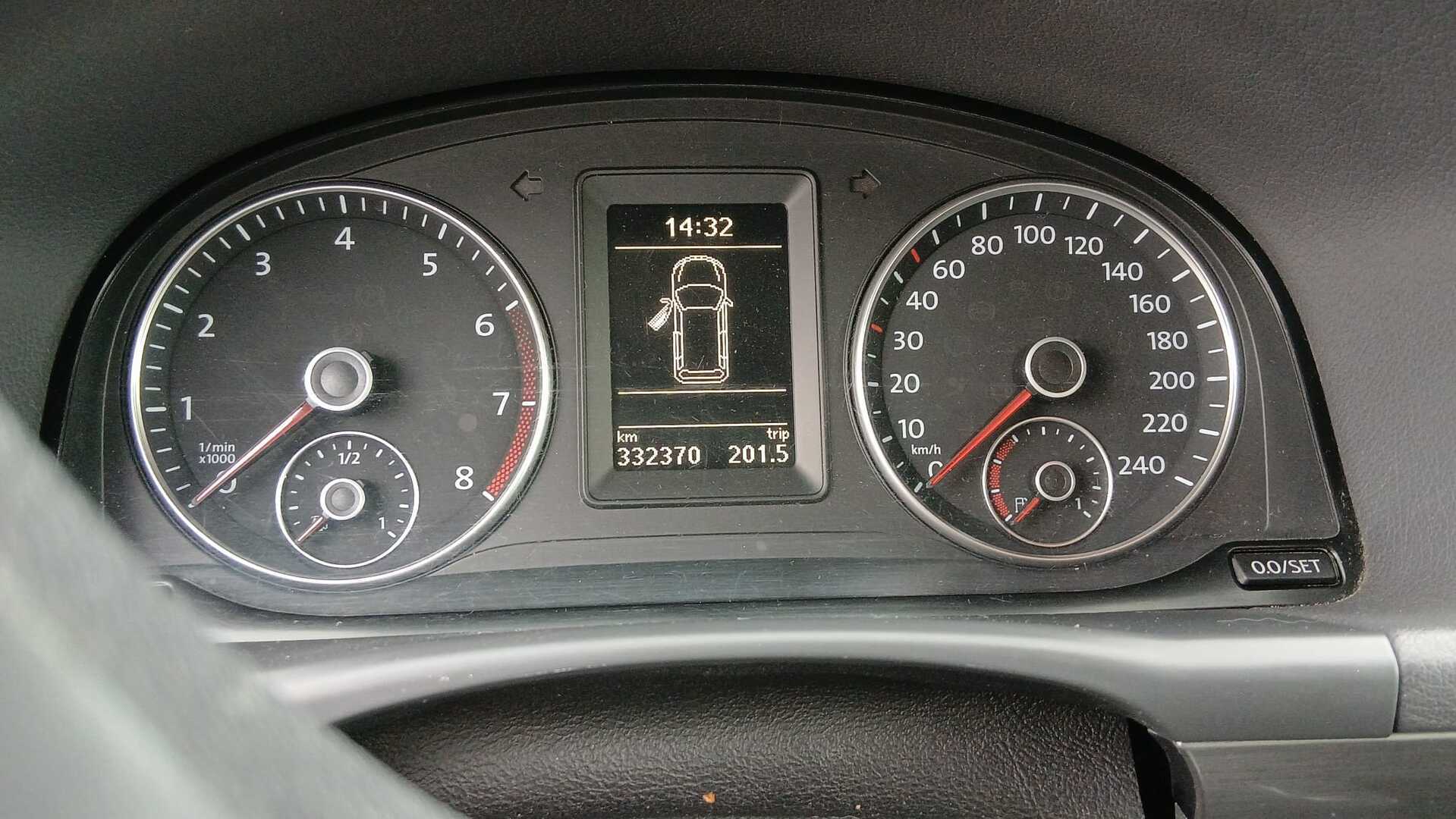 VOLKSWAGEN Touran 2014