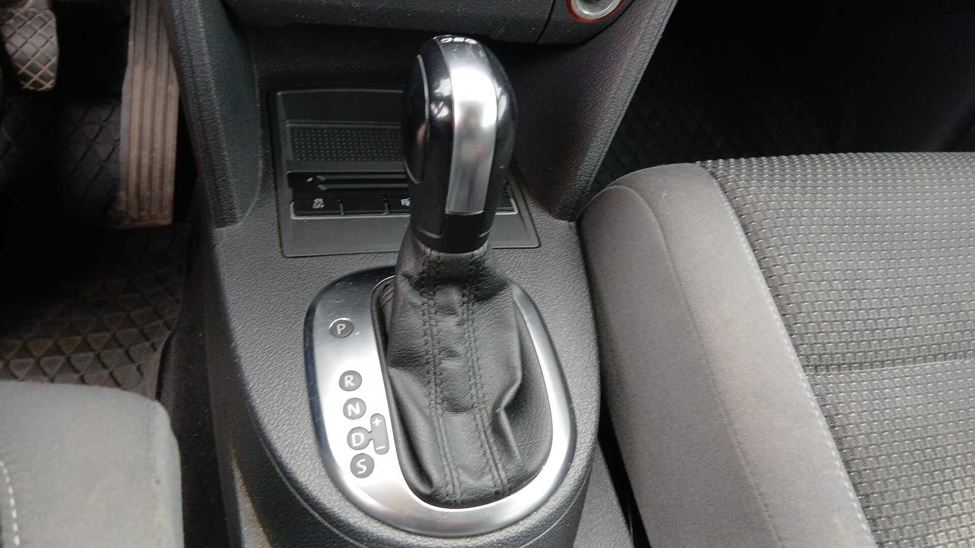 VOLKSWAGEN Touran 2014