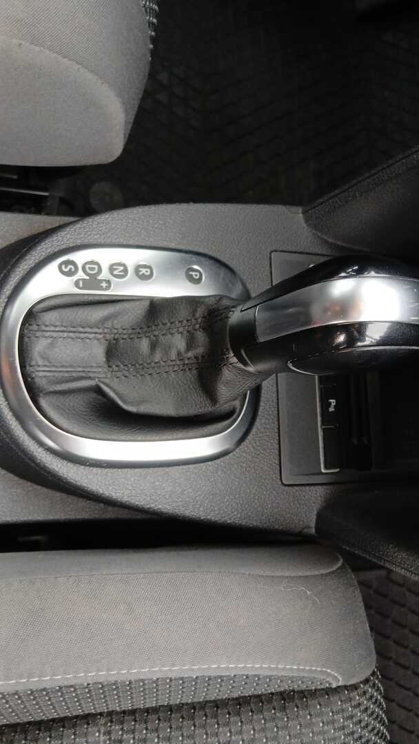 VOLKSWAGEN Touran 2014