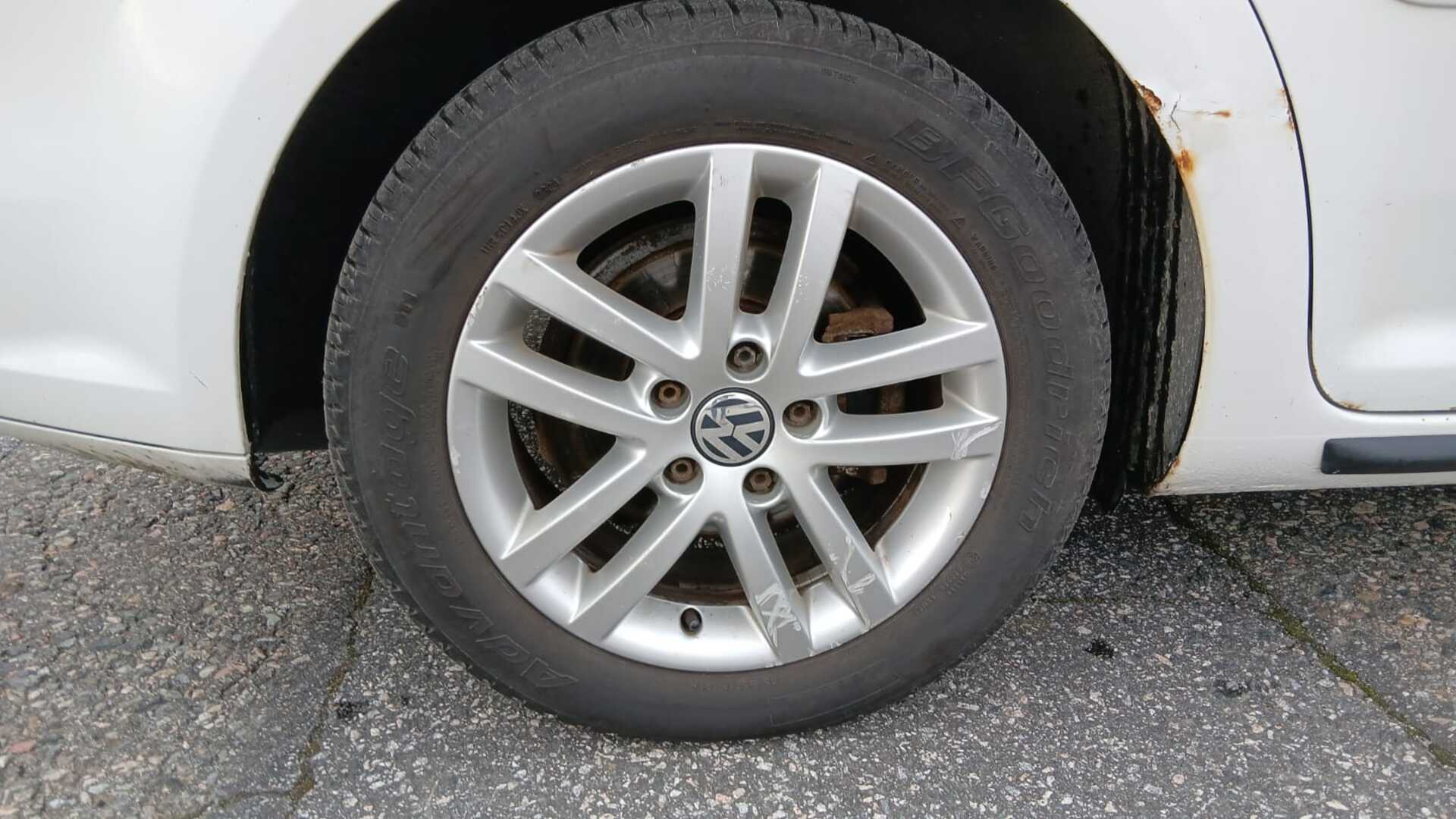 VOLKSWAGEN Touran 2014