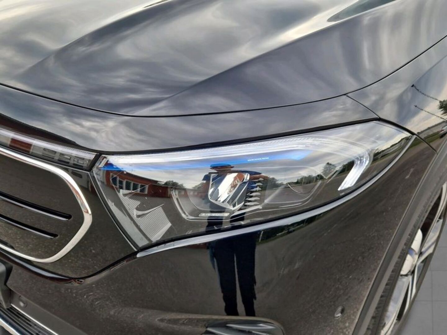 MERCEDES-BENZ EQB 2022