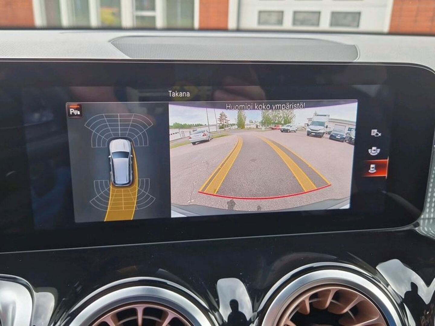 MERCEDES-BENZ EQB 2022