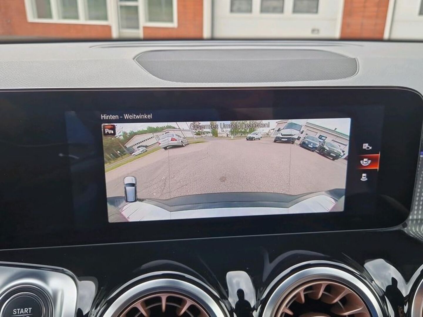 MERCEDES-BENZ EQB 2022