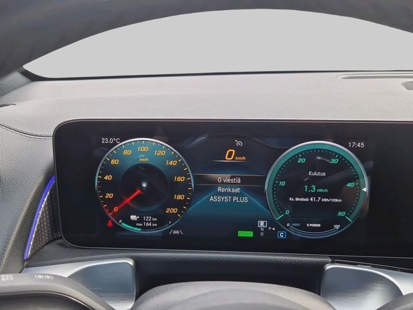 MERCEDES-BENZ EQB 2022