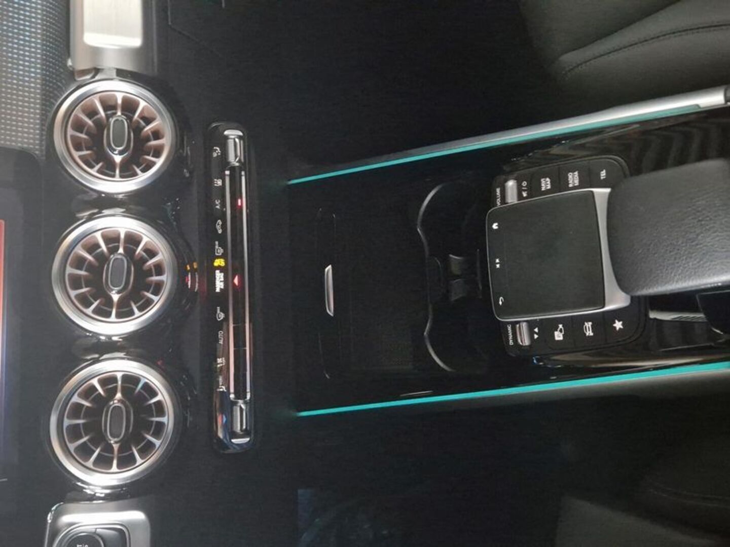 MERCEDES-BENZ EQB 2022