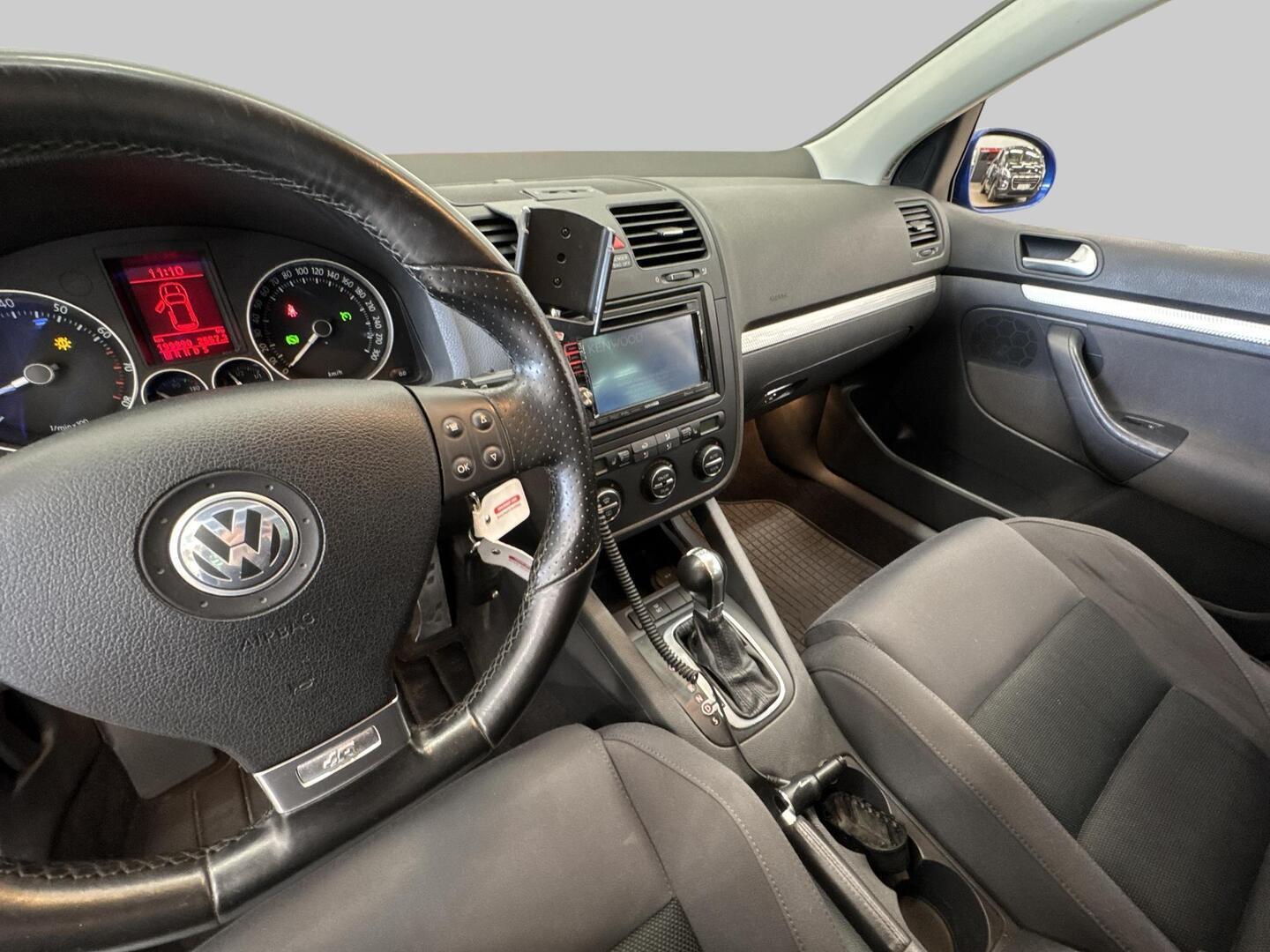 VOLKSWAGEN Golf 2006