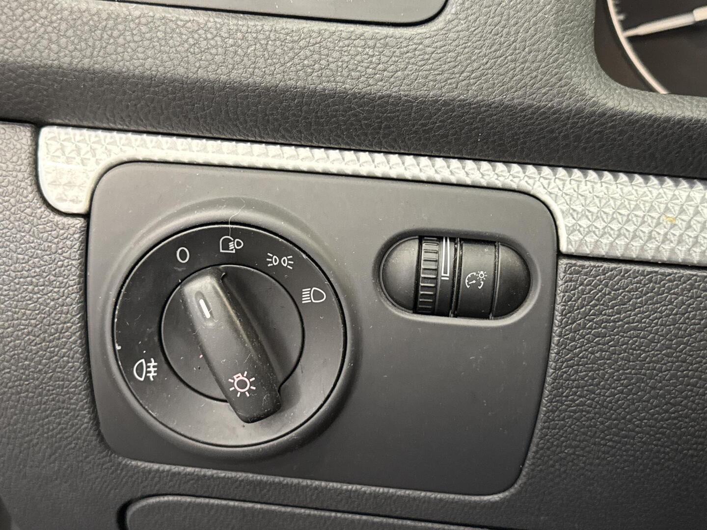 VOLKSWAGEN Golf 2006