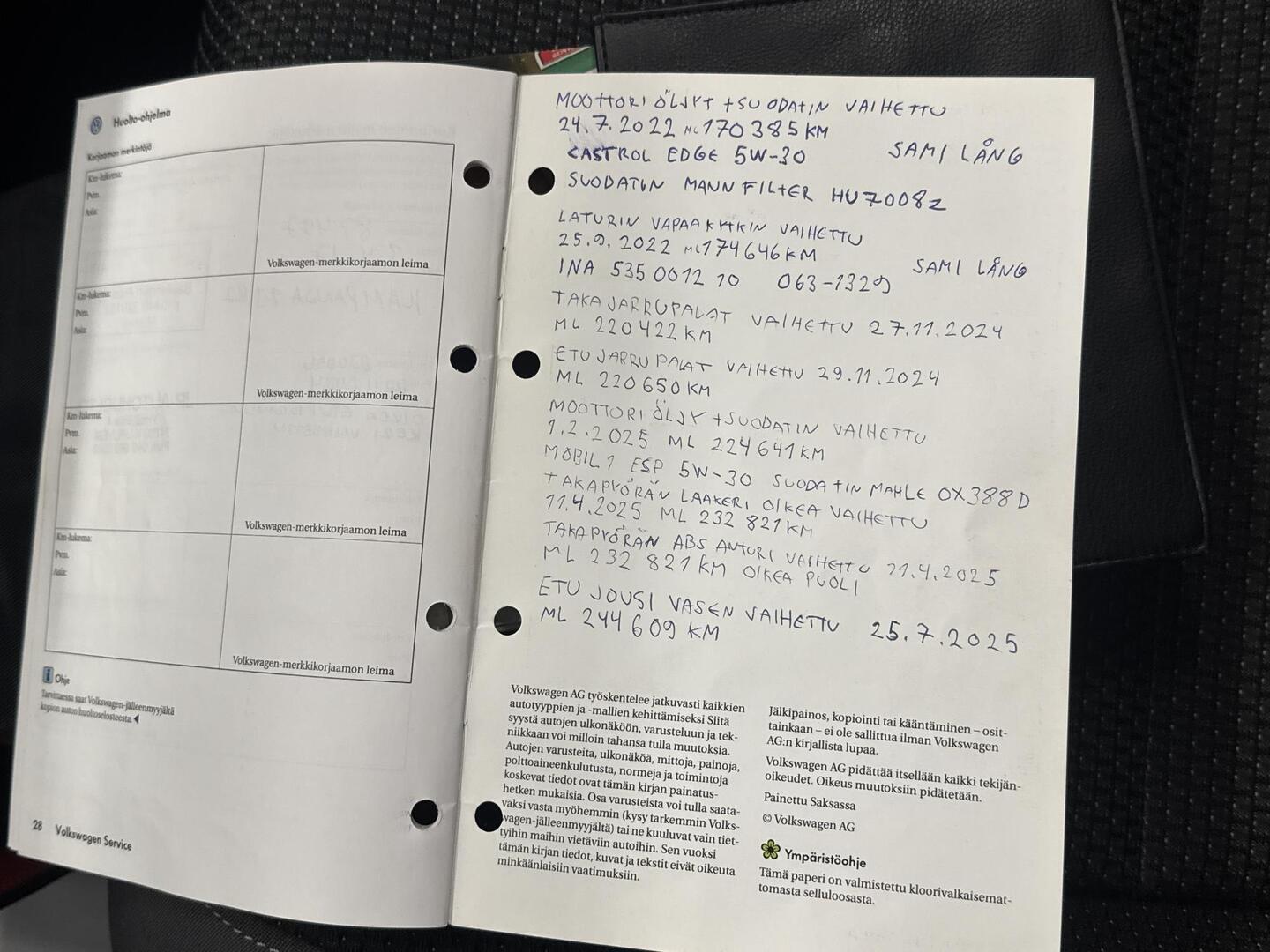 VOLKSWAGEN Touran 2013