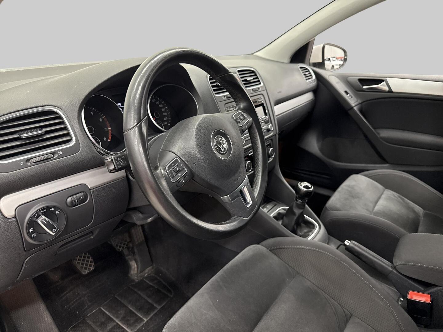 VOLKSWAGEN Golf 2011