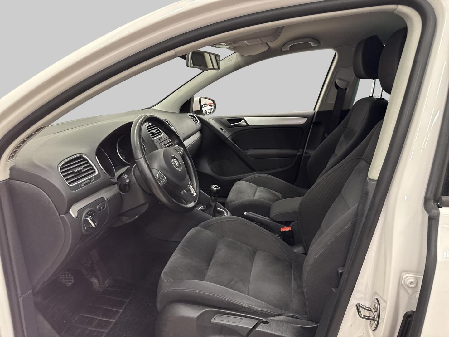 VOLKSWAGEN Golf 2011