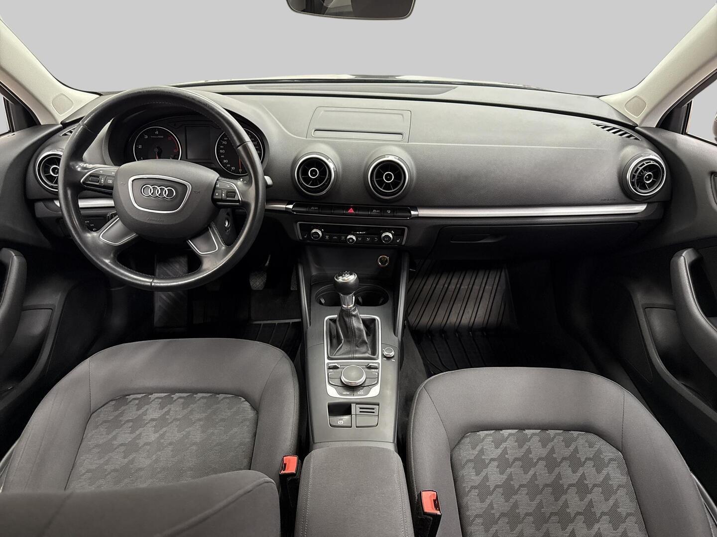 AUDI A3 2015