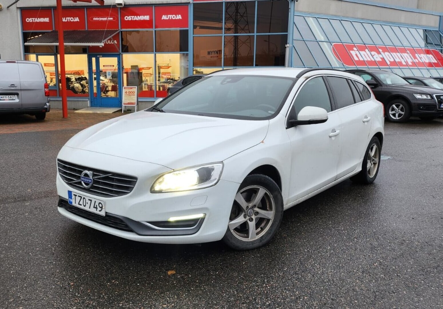 VOLVO V60 2014