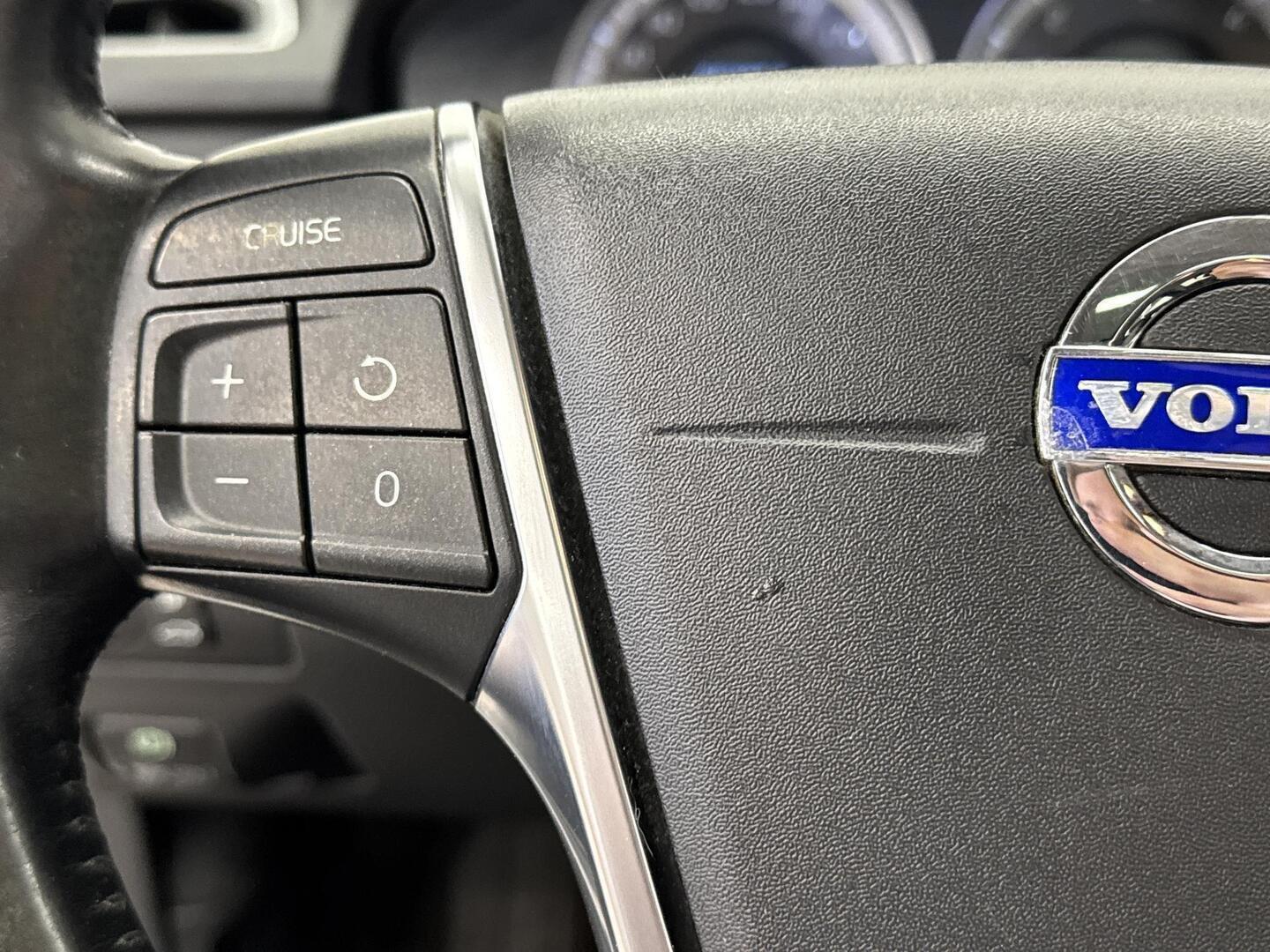 VOLVO XC70 2012