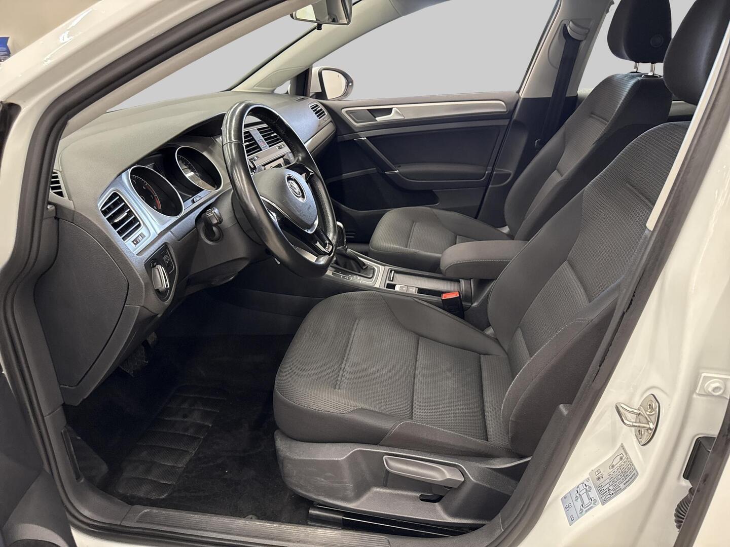 VOLKSWAGEN Golf 2015