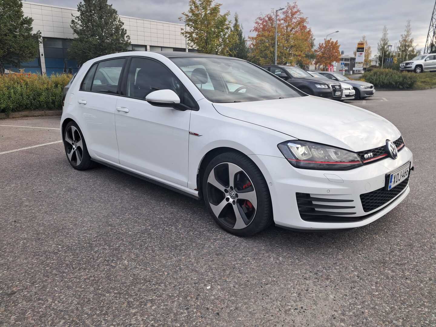 VOLKSWAGEN Golf 2015