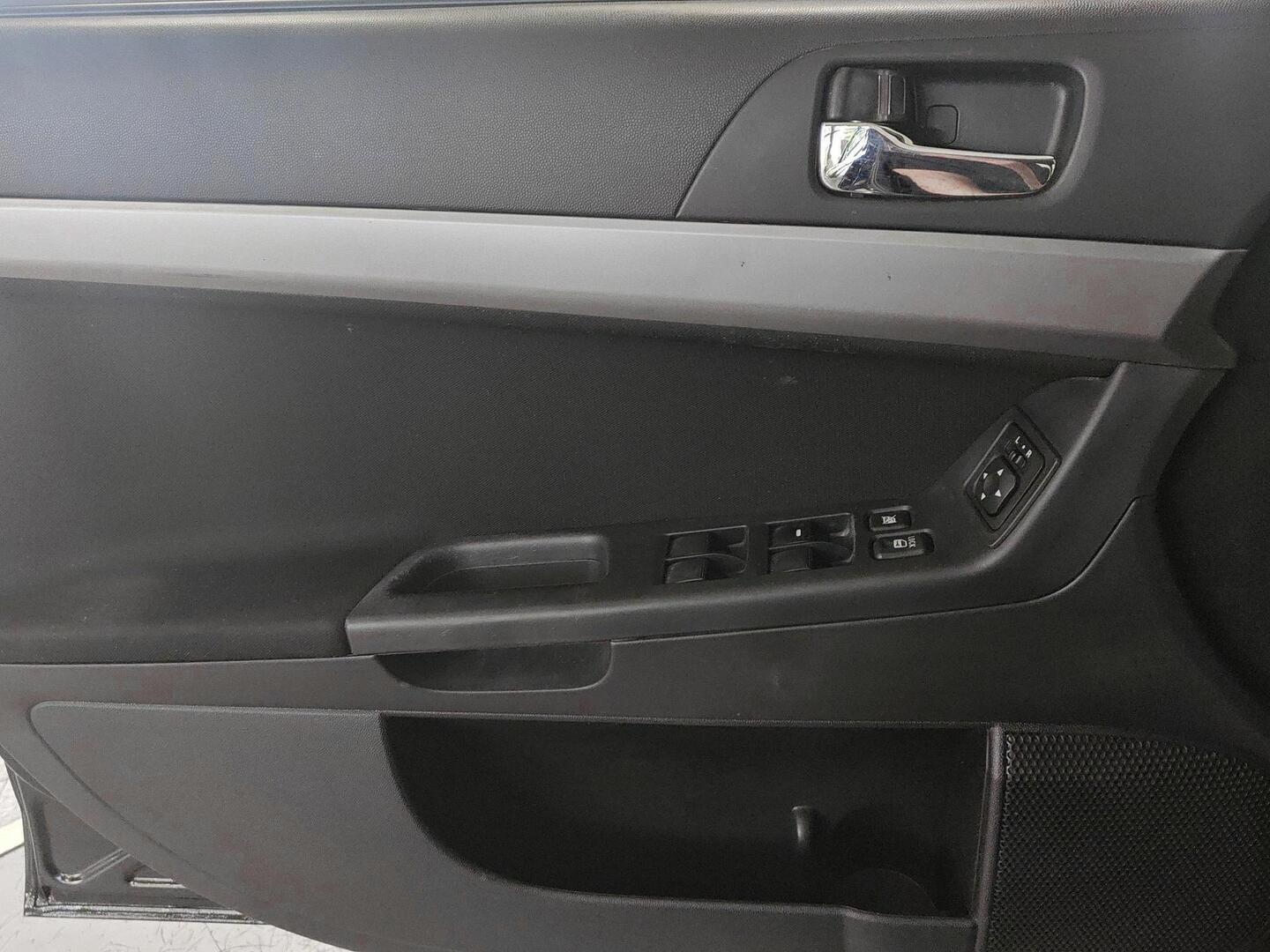 MITSUBISHI Lancer 2013