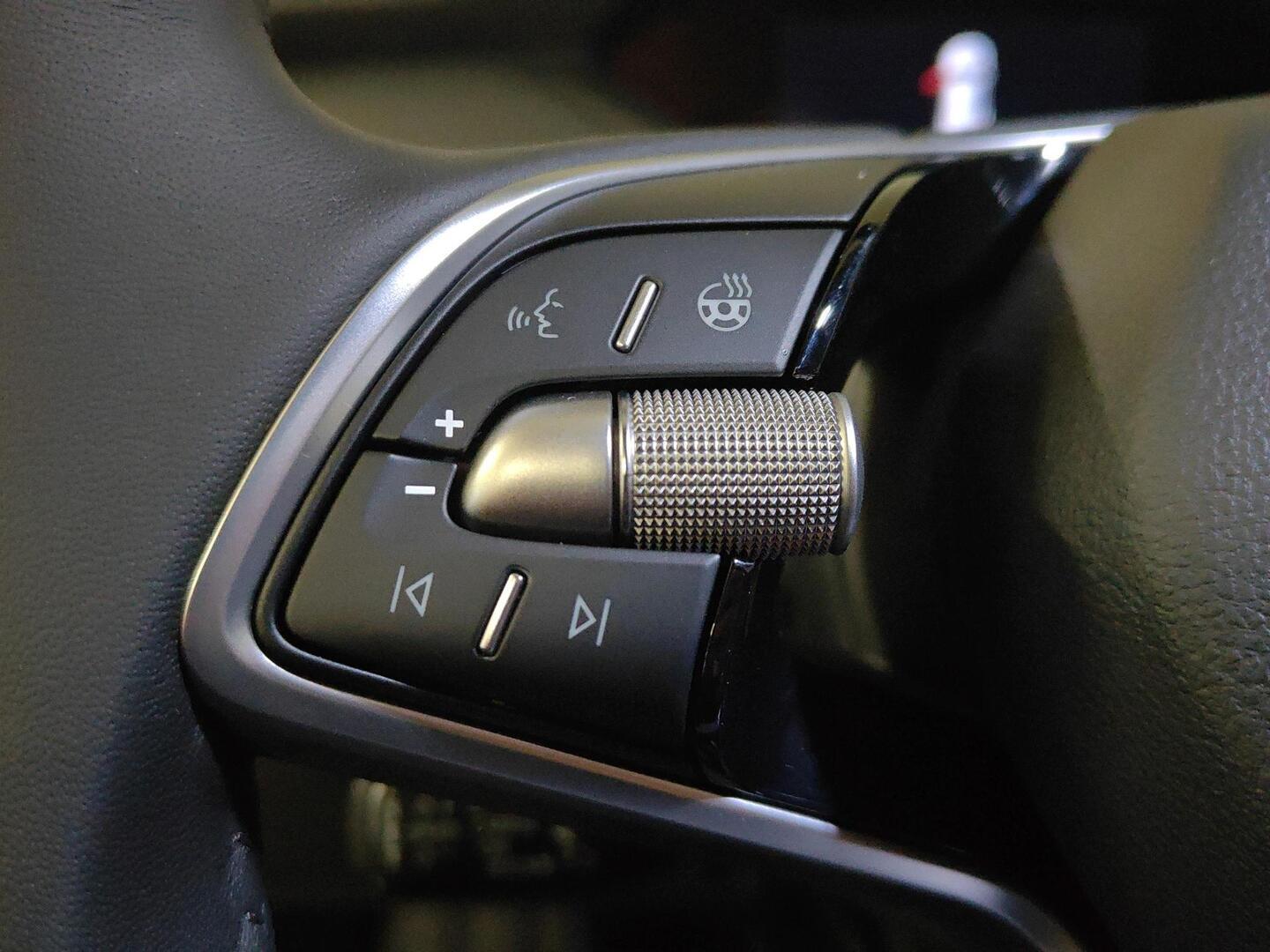 SKODA Enyaq 2025