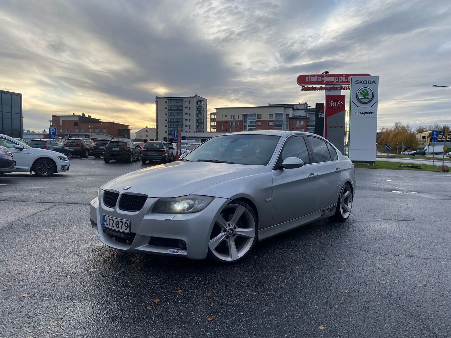 BMW 330 2006