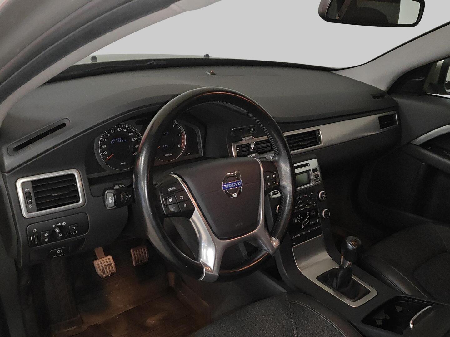 VOLVO XC70 2010