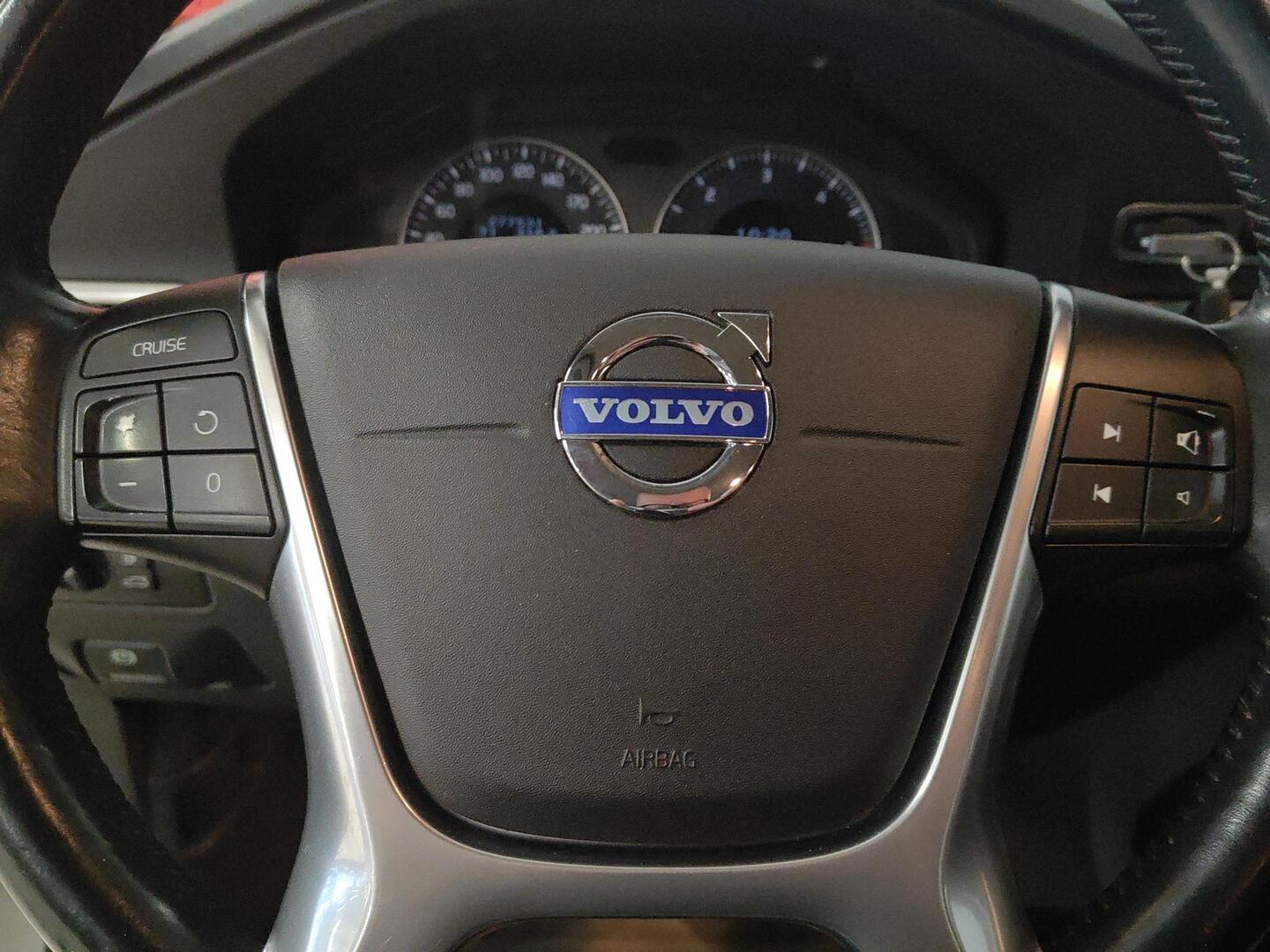 VOLVO XC70 2010