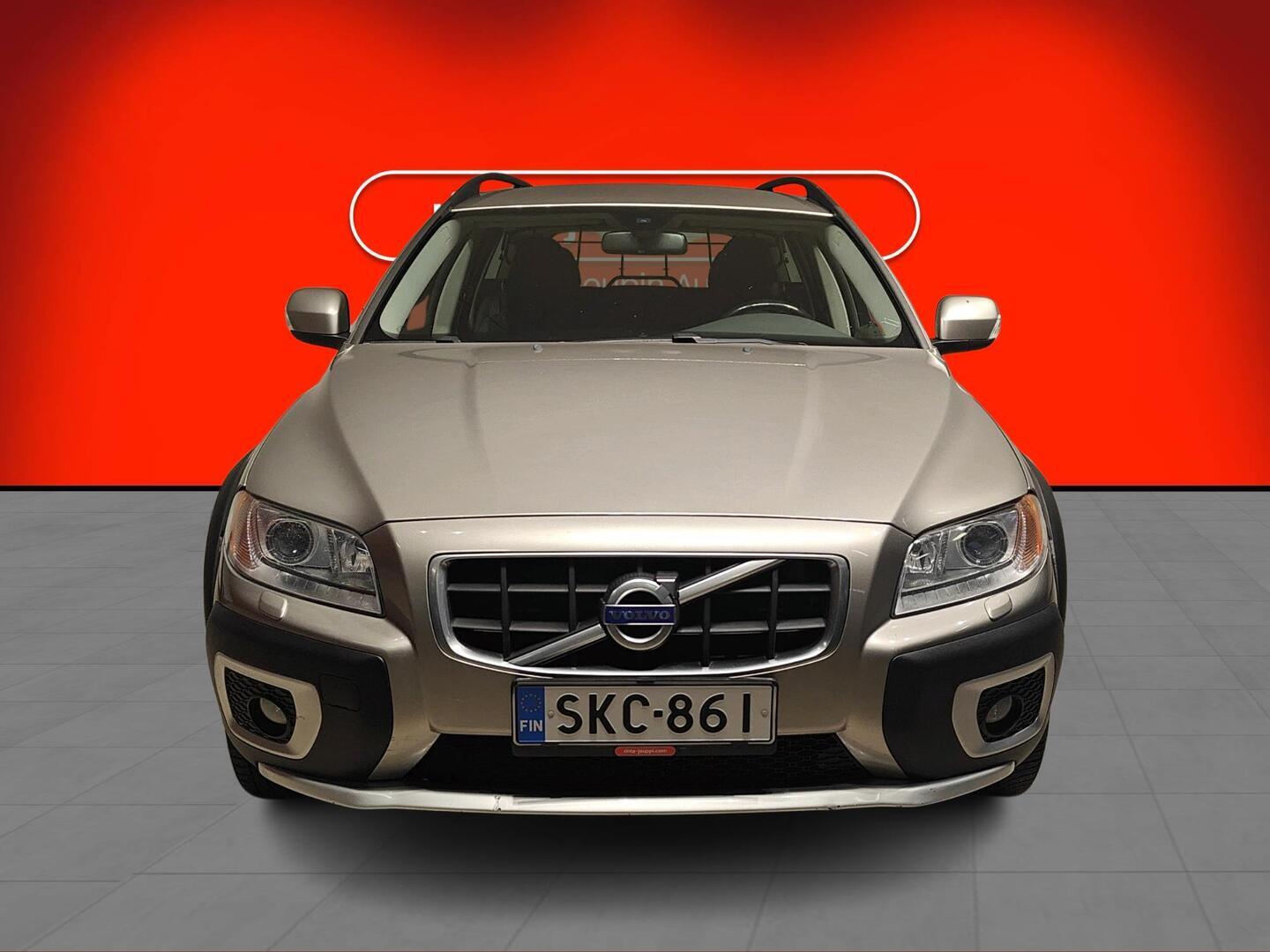 VOLVO XC70 2010
