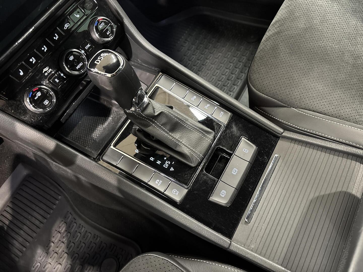 SKODA SUPERB 2019